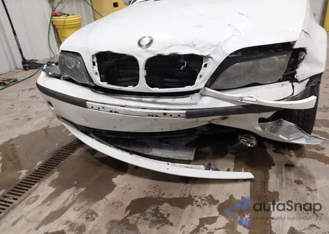 2003 BMW 325Xi z USA, uszkodzony, nr VIN WBAEU33463PF59459